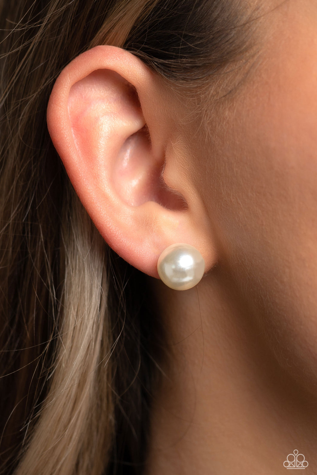 Debutante Details - White - Paparazzi Earring
