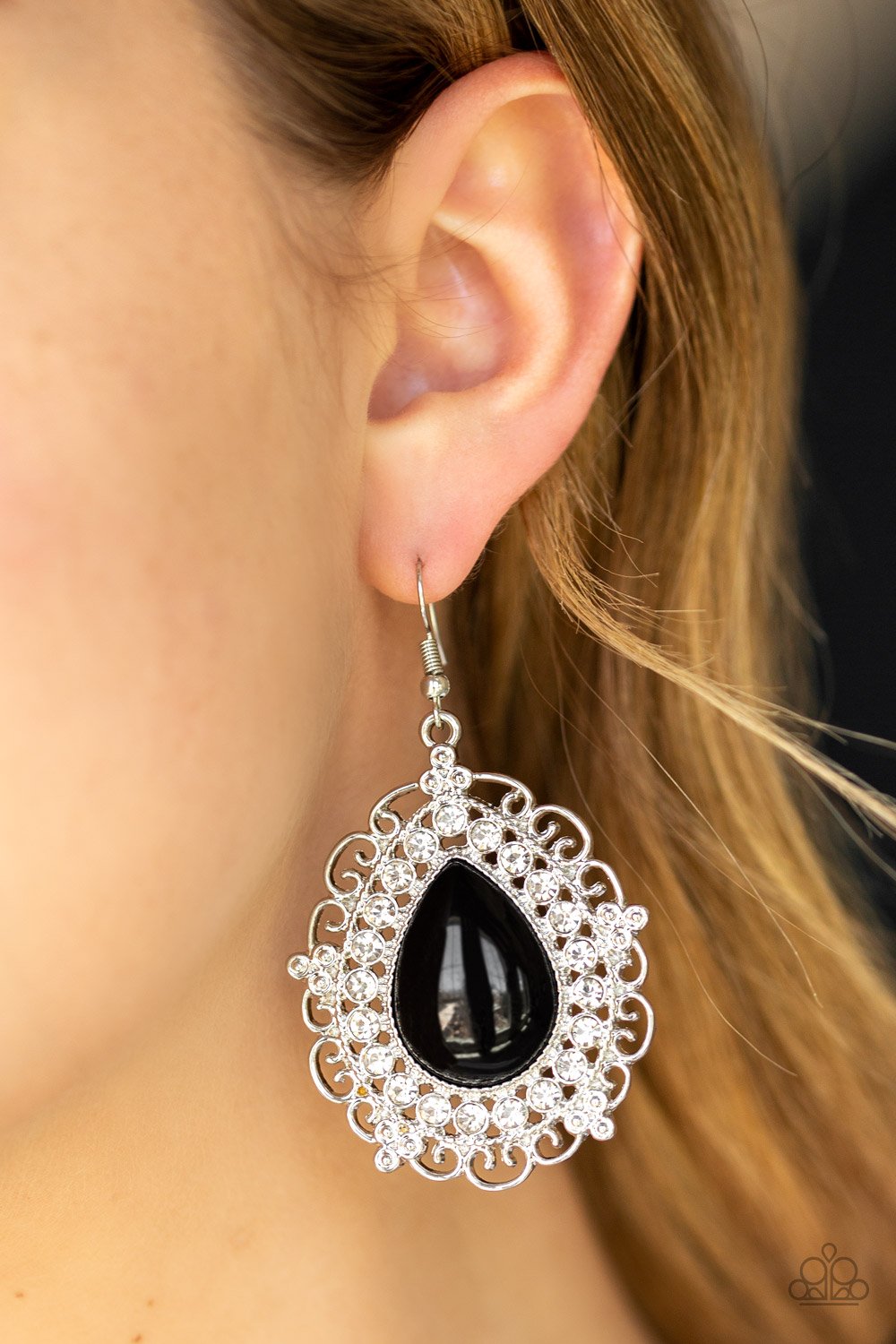 Incredibly Celebrity - Black - Paparazzi Earring
